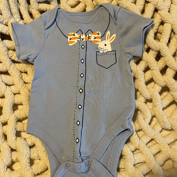 EASTER TUXEDO BUNNY SHORT SLEEVE BLUE ONSIE 12-18 MONTHS - Picture 1 of 4
